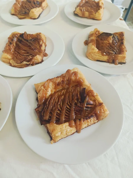 Tarte fine aux pommes et caramel au beurre salé